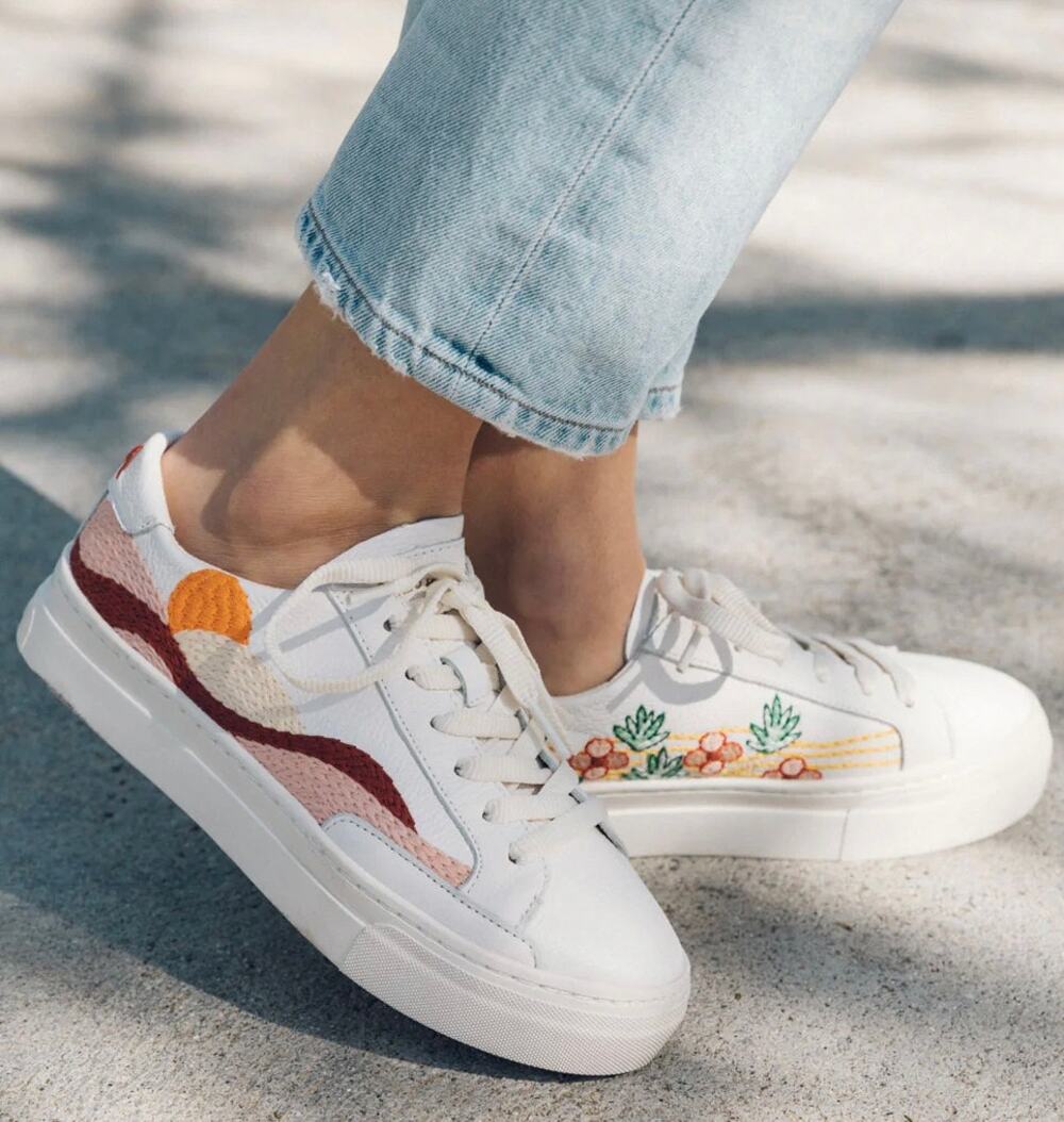 Soludos Pura Vida Embroidered Hawaiian Fauna Platform Sneaker Size 8